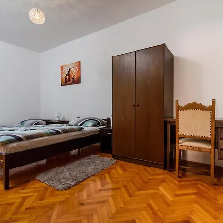 With Parking Space Kastel Kambelovac, - 15480 * Kaštela